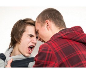 Підліткова агресія, причини та фактори ризику