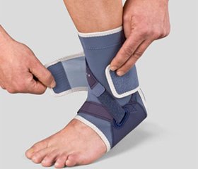 Ist es notwendig, die Beweglichkeit im distalen intertrochantären Gelenk zu erhalten? Anatomisch-biomechanische Begründung der Behandlungstaktik